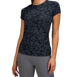 LULULEMON ATHLETICA Swiftly Tech Short Sleeve Shirt 2.0 Size 4